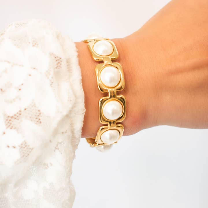 Landri Pearl Bangle