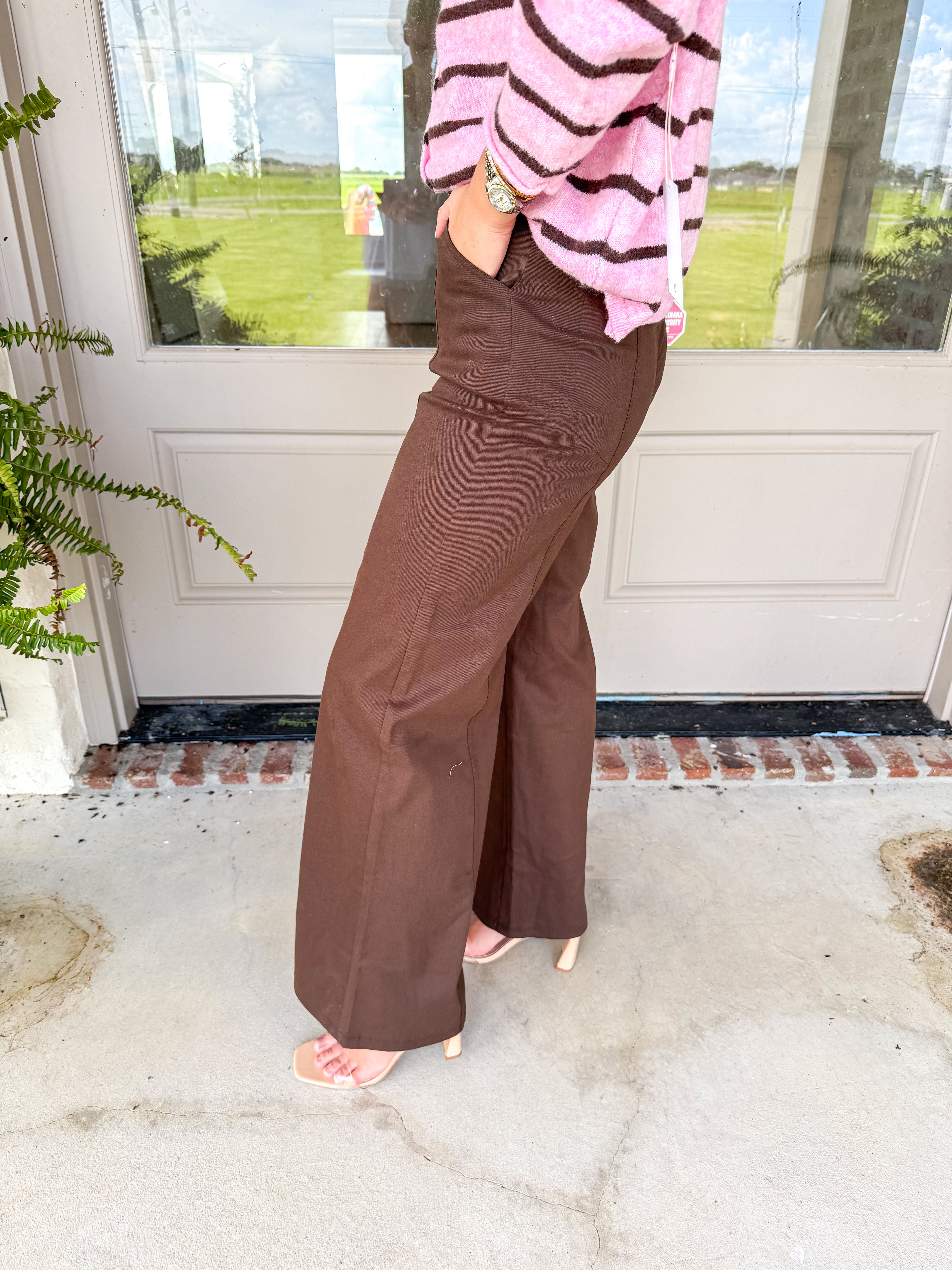 The High-Rise Wide Leg Trouser Brown