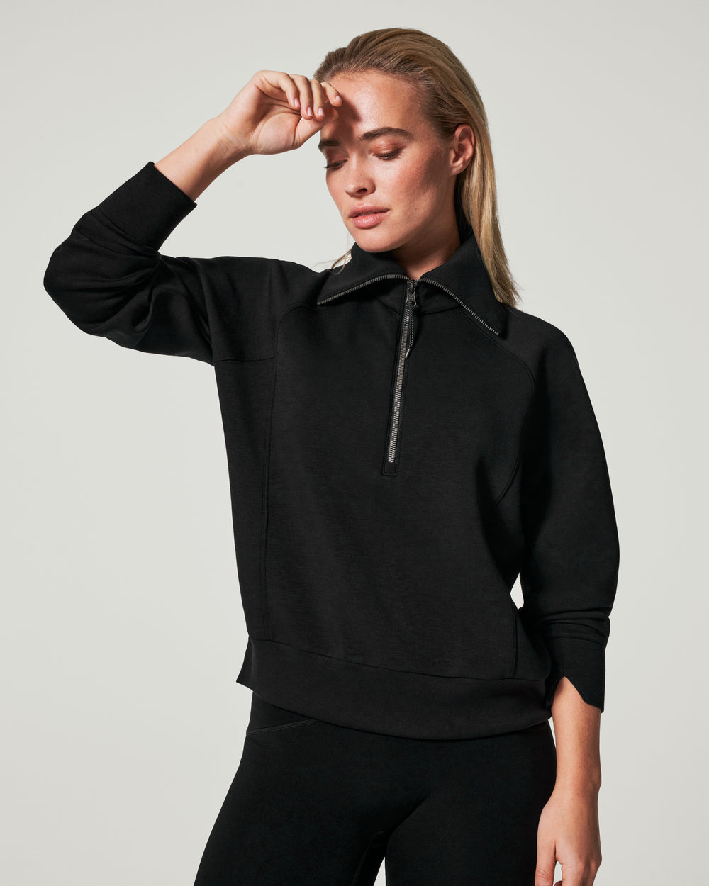 Air Essentials Half Zip Black