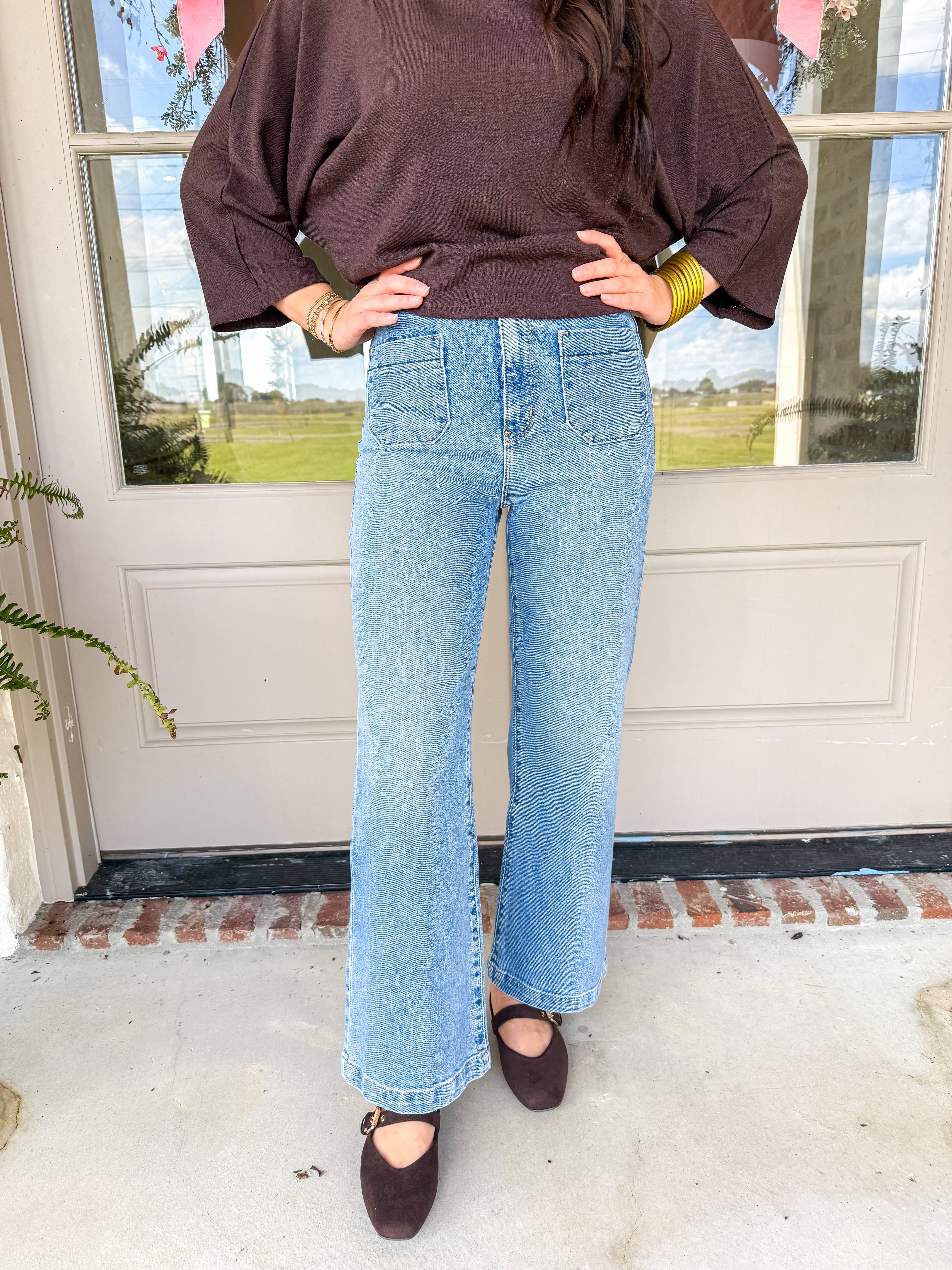 Patch Pocket Wide Leg Medium Denim Jeans
