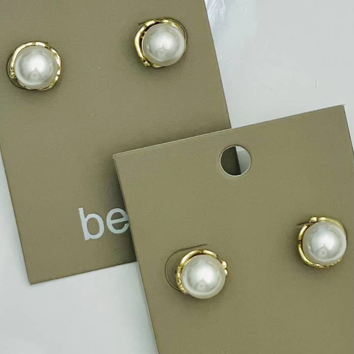 Simple Pearl Studs