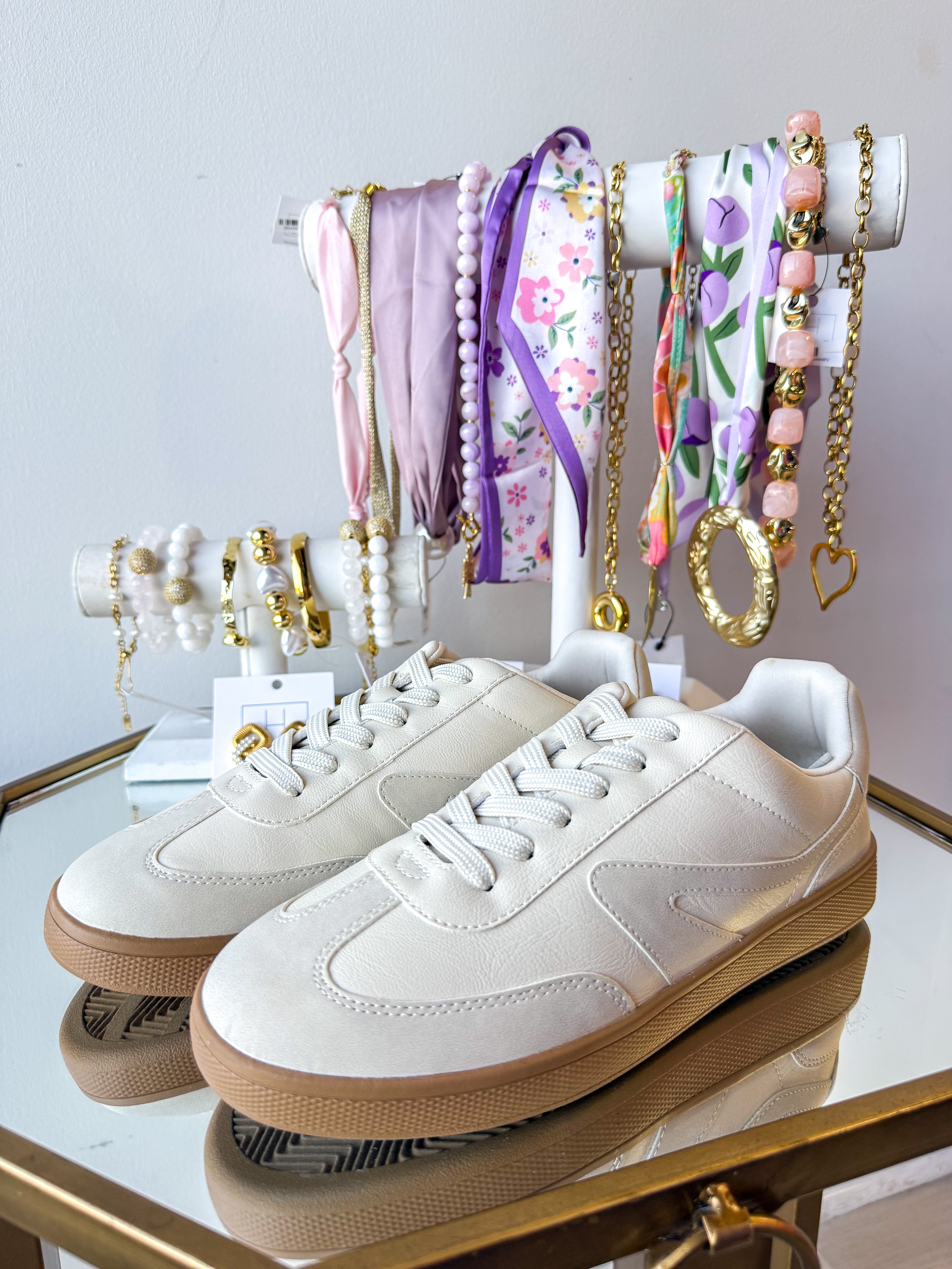 Voyage Beige Sneakers