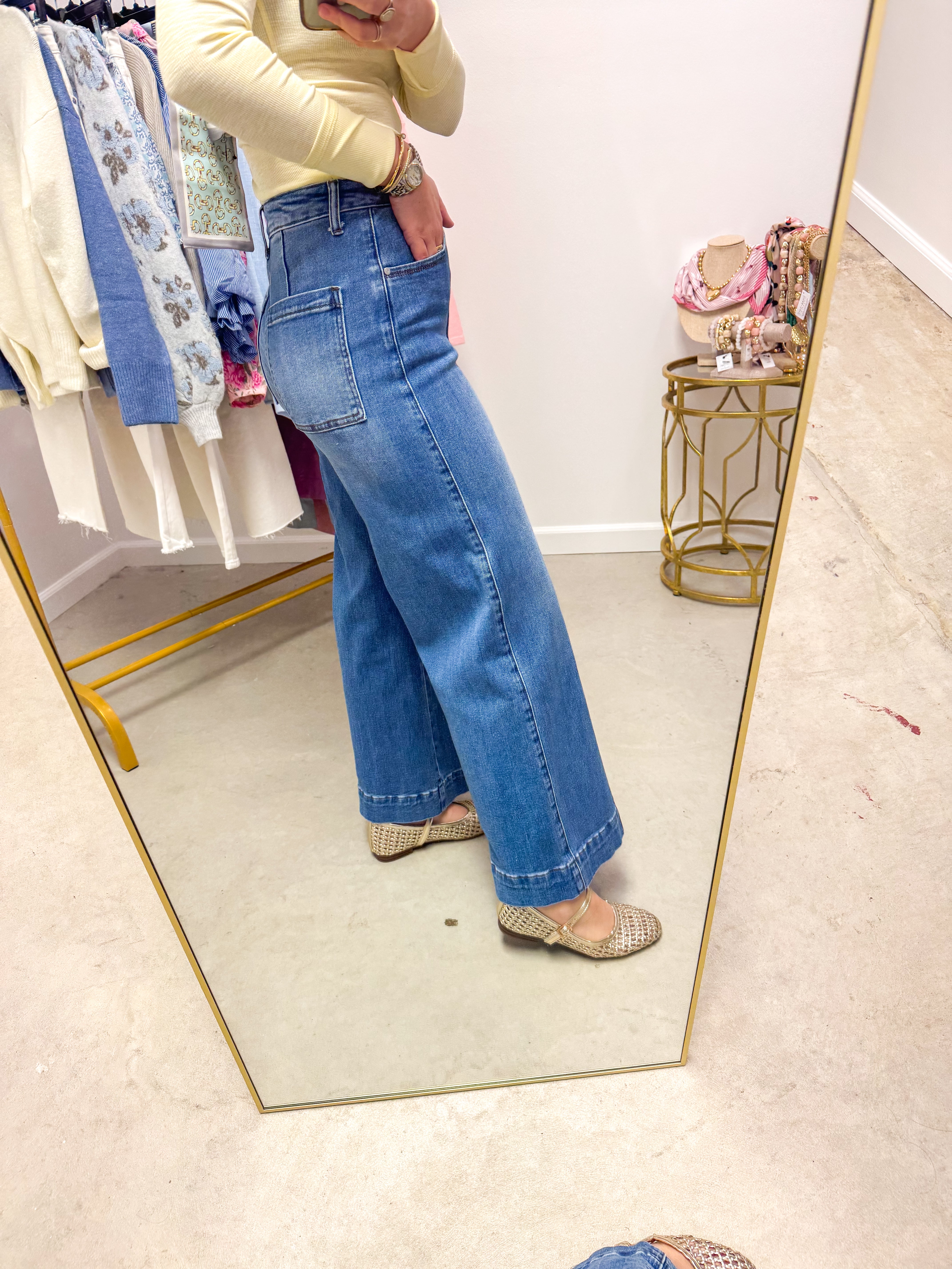 Medium Denim HR Pin Tuck wide Leg Jeans