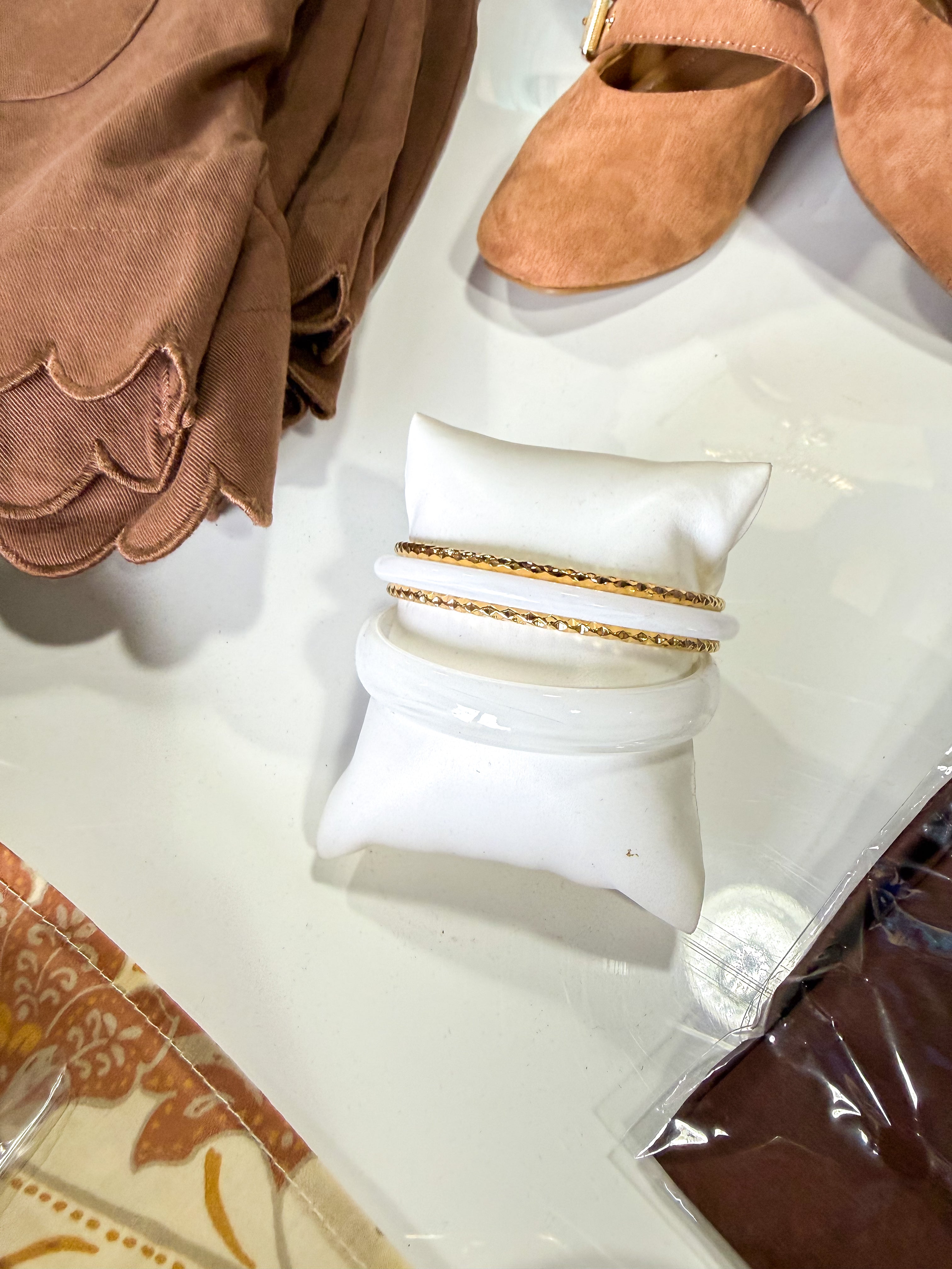 White & Gold Bracelet Set