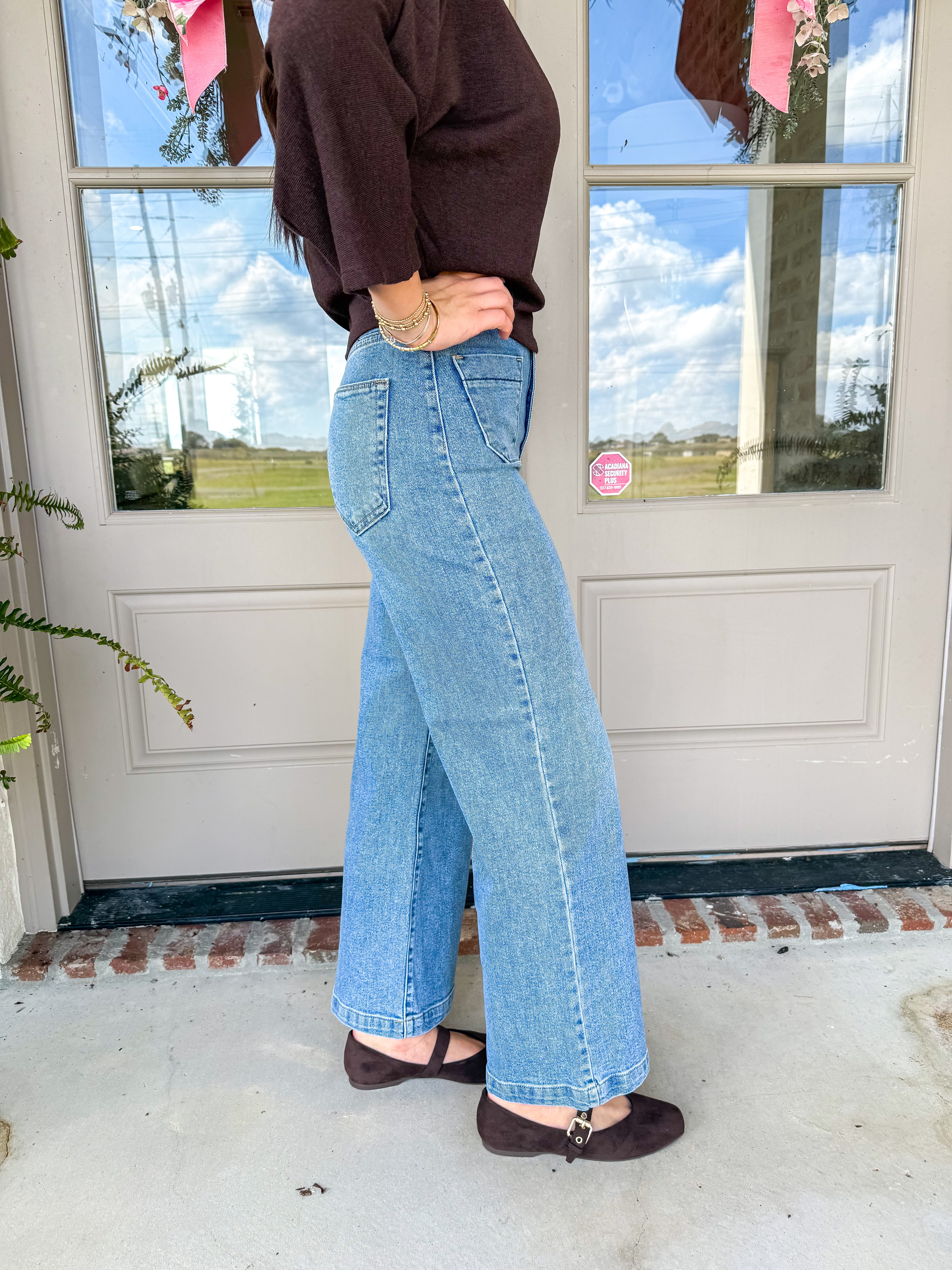 Patch Pocket Wide Leg Medium Denim Jeans