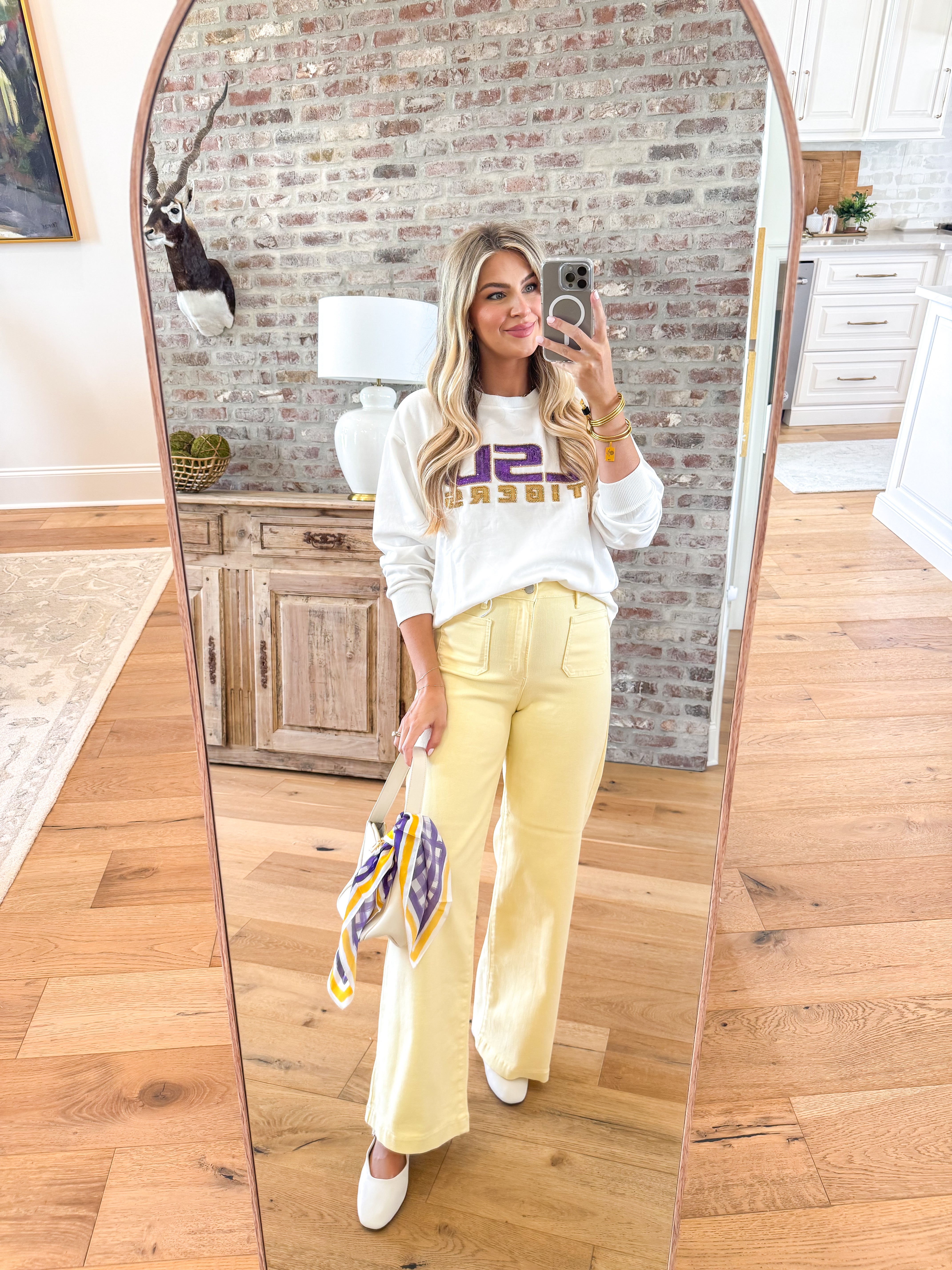 Sunshine Stride Mini Patch Pocket Wide Leg Jeans