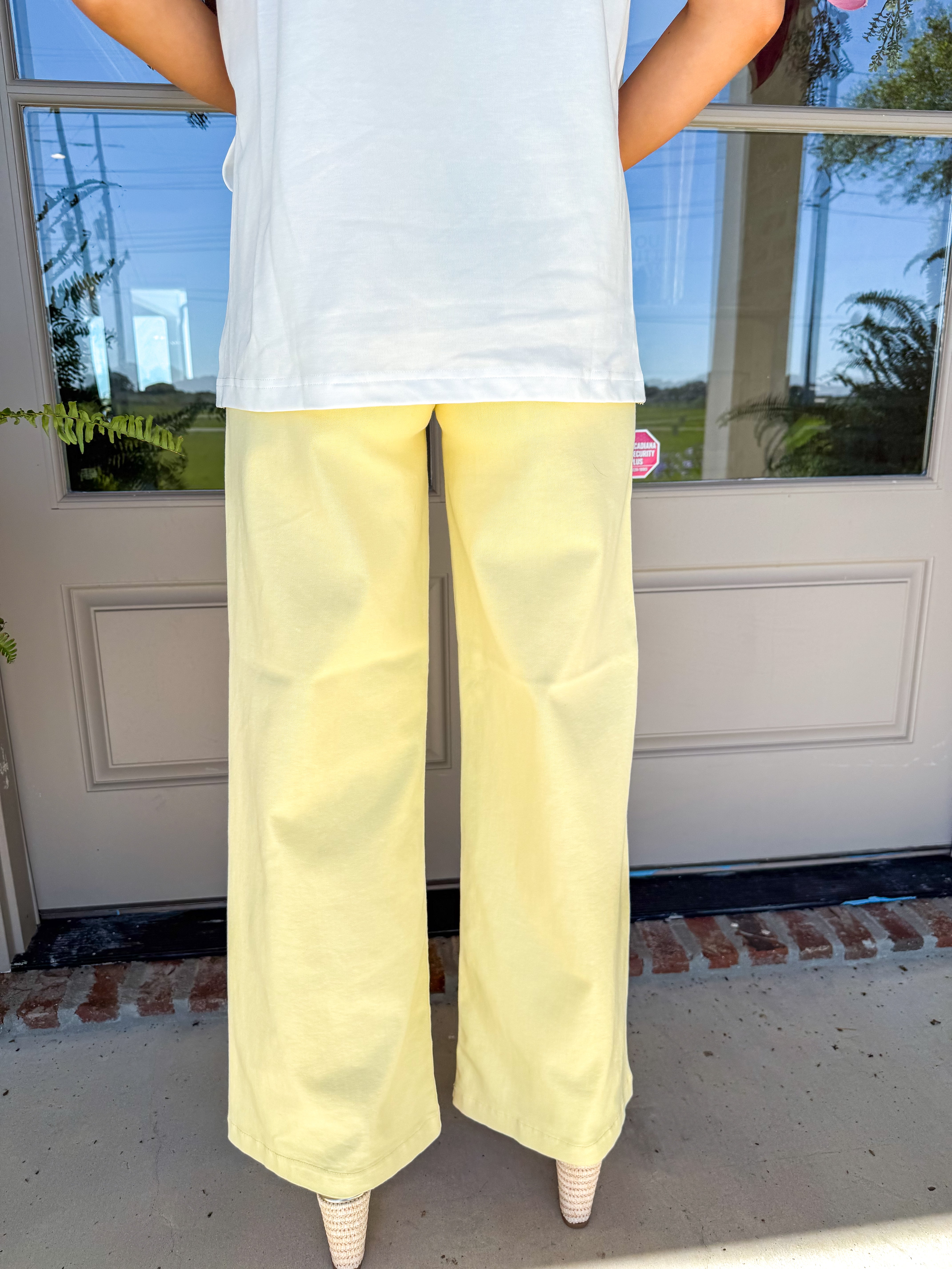 Sunshine Stride Mini Patch Pocket Wide Leg Jeans