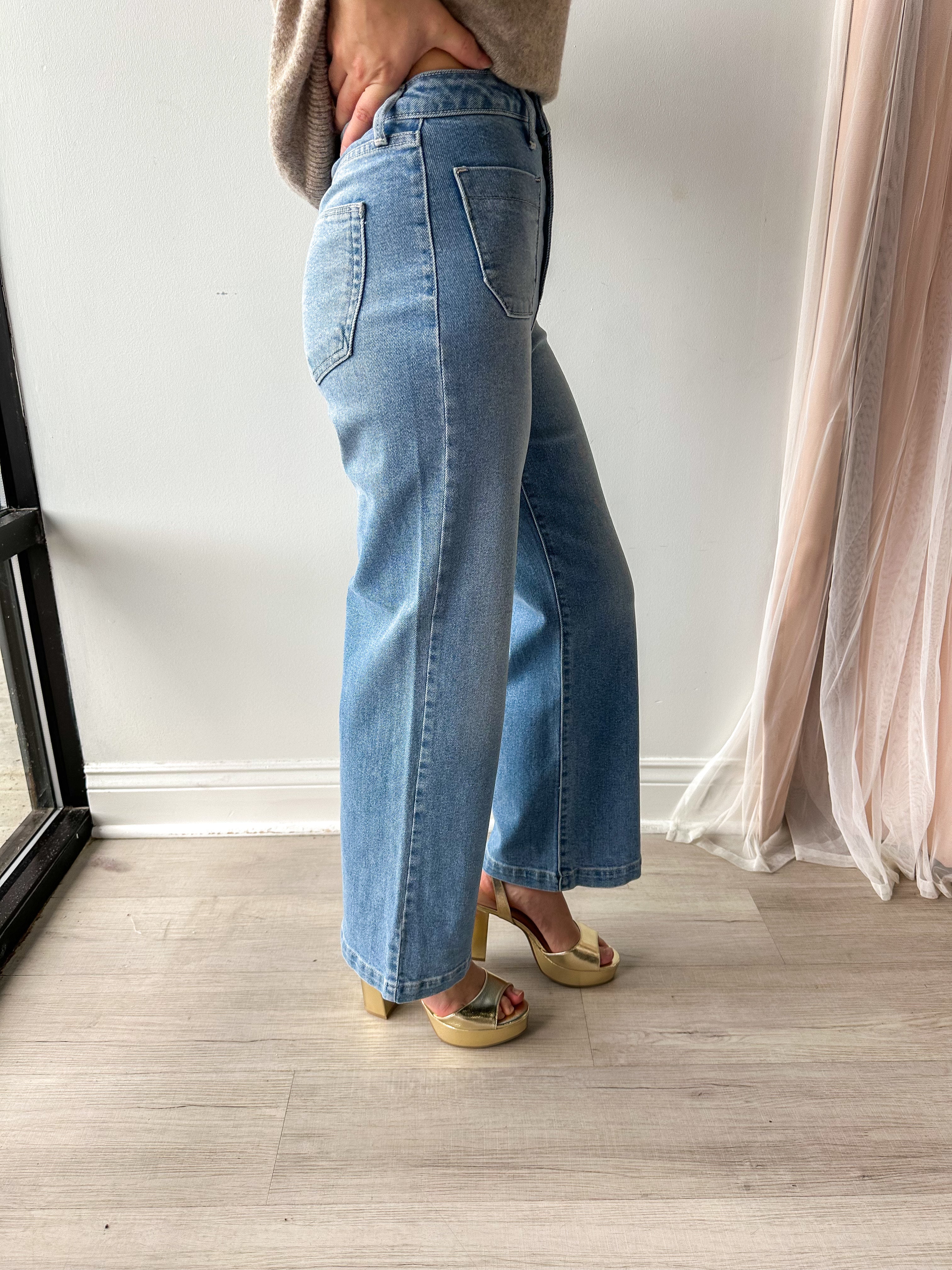 Patch Pocket Wide Leg Light Denim