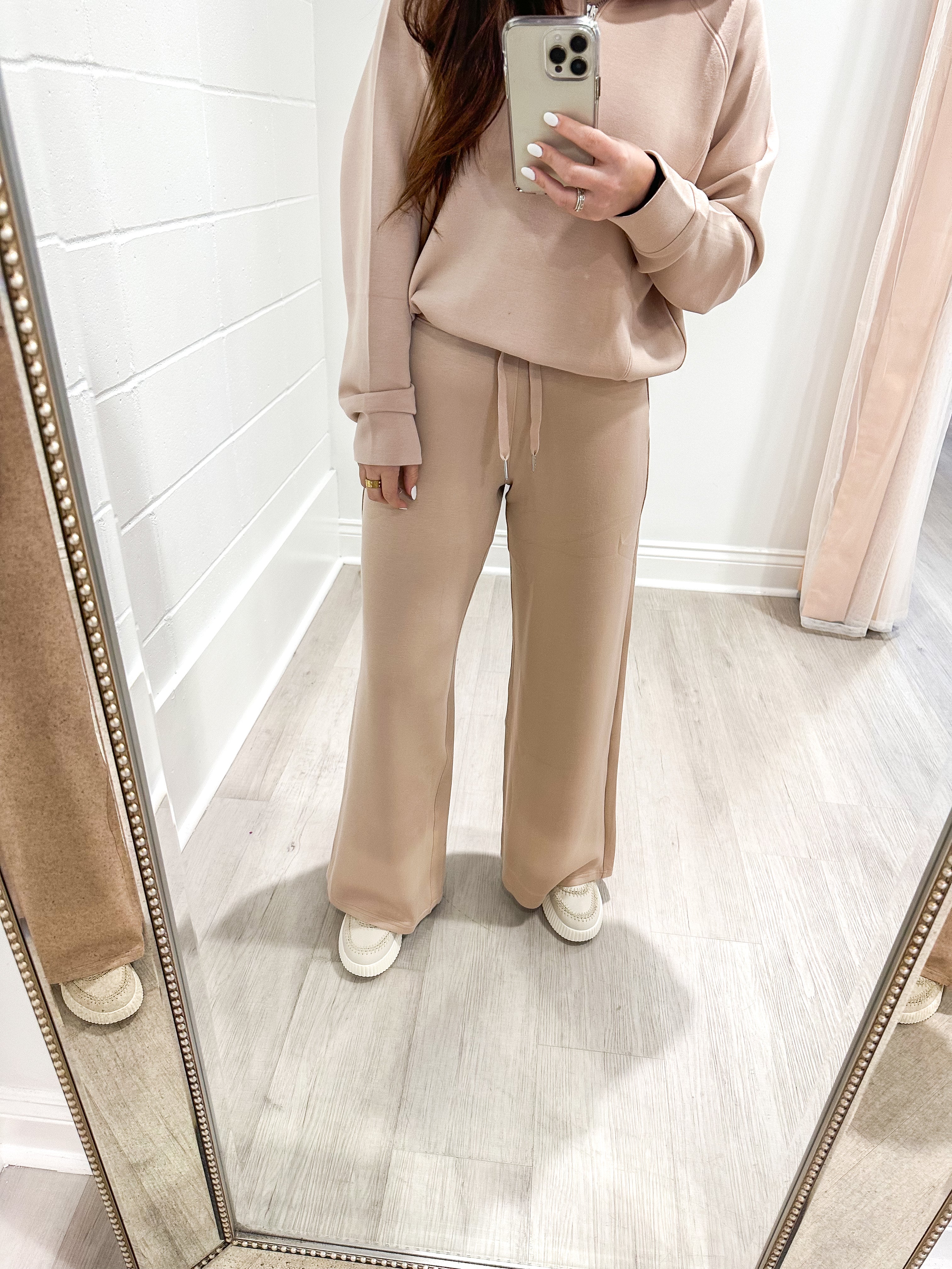 Air Essentials Wide Leg Pant Lunar