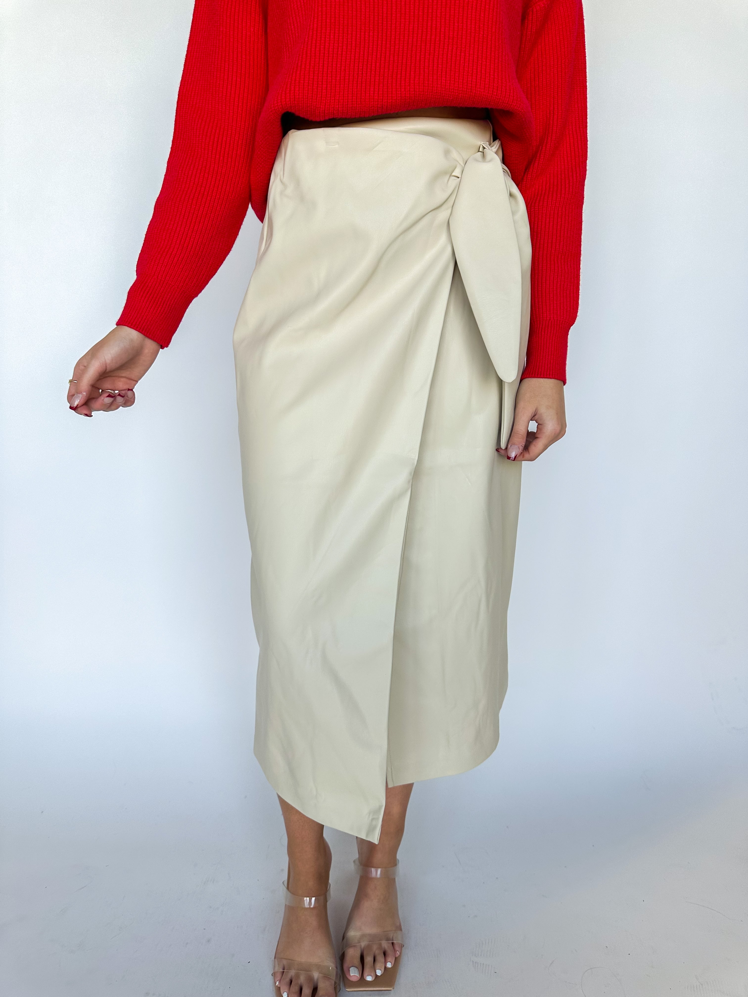 Navia Skirt Bone