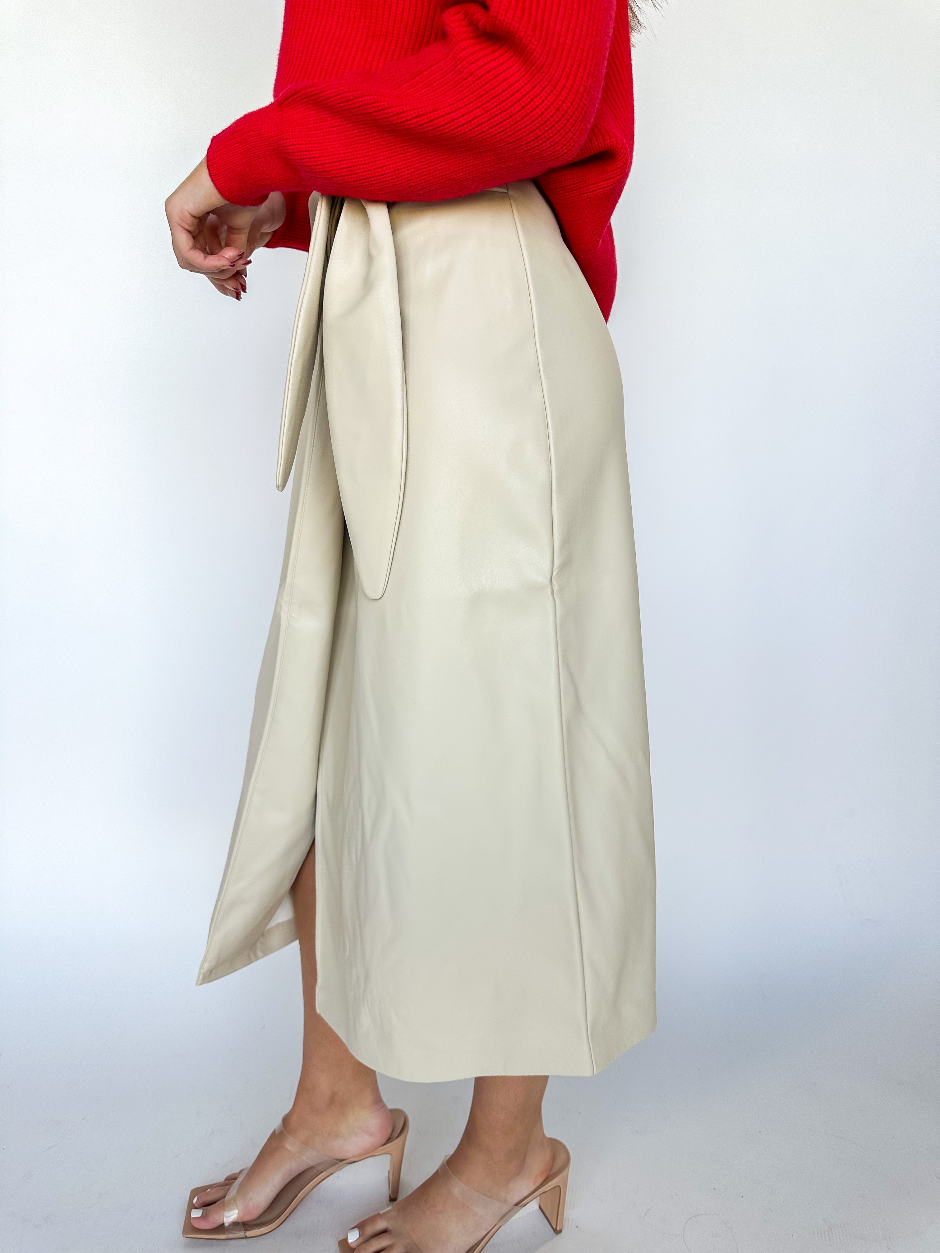 Navia Skirt Bone