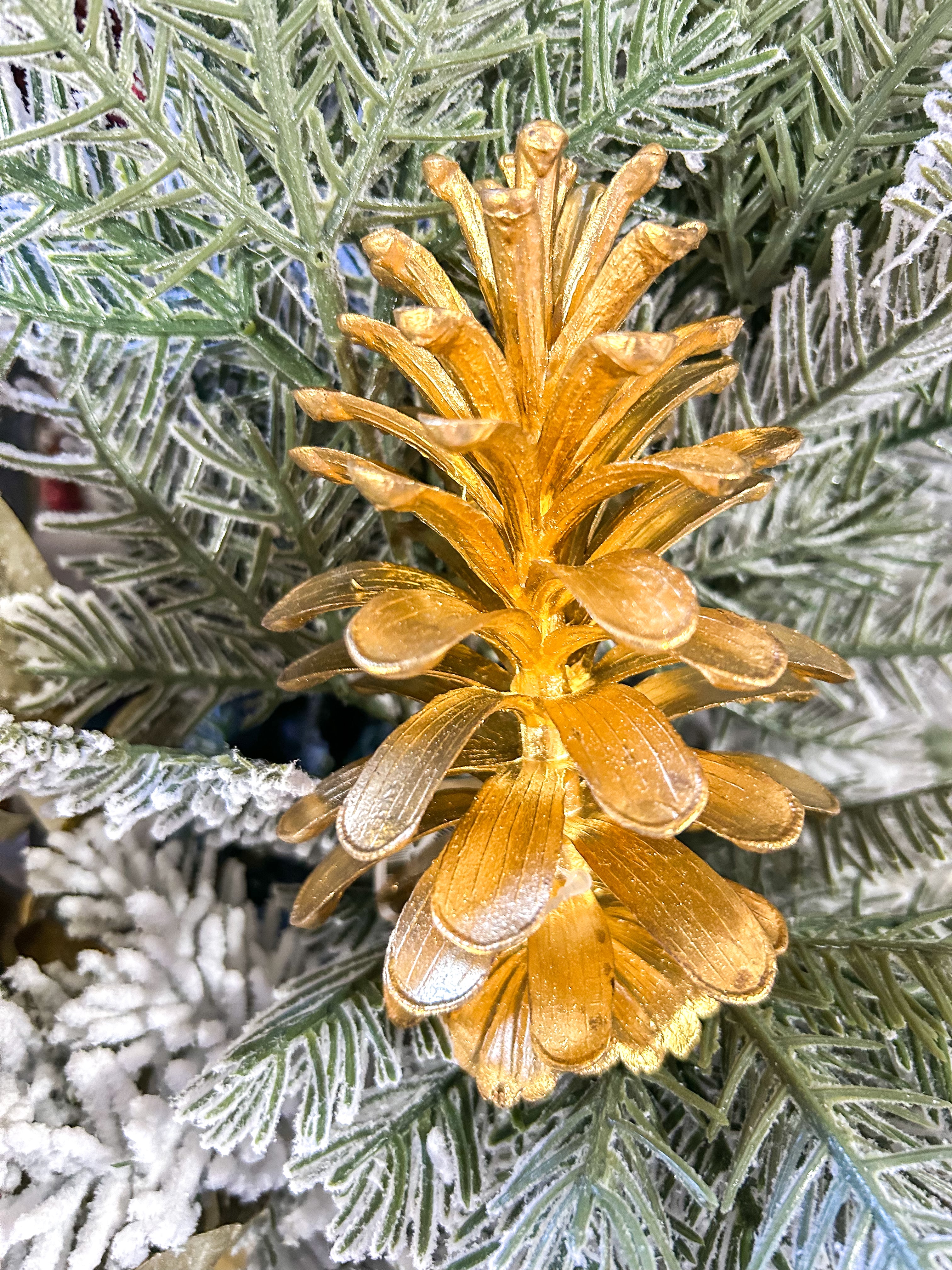 5.1'' Gold Pinecone