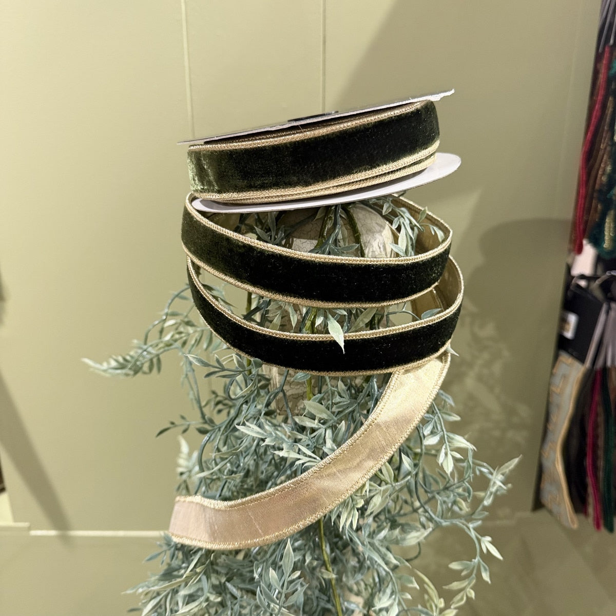 John Mark Ribbon Velvet Metallic Dupion Fused Dark Green-1x10yd