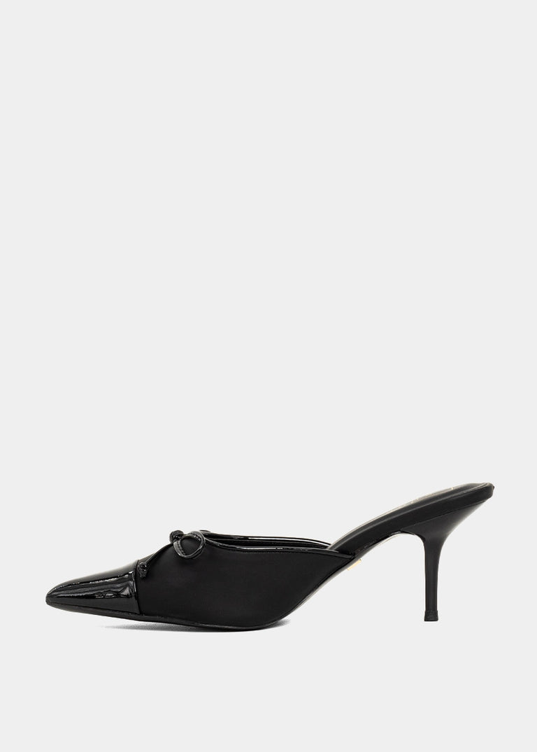 Naomi Black Heel