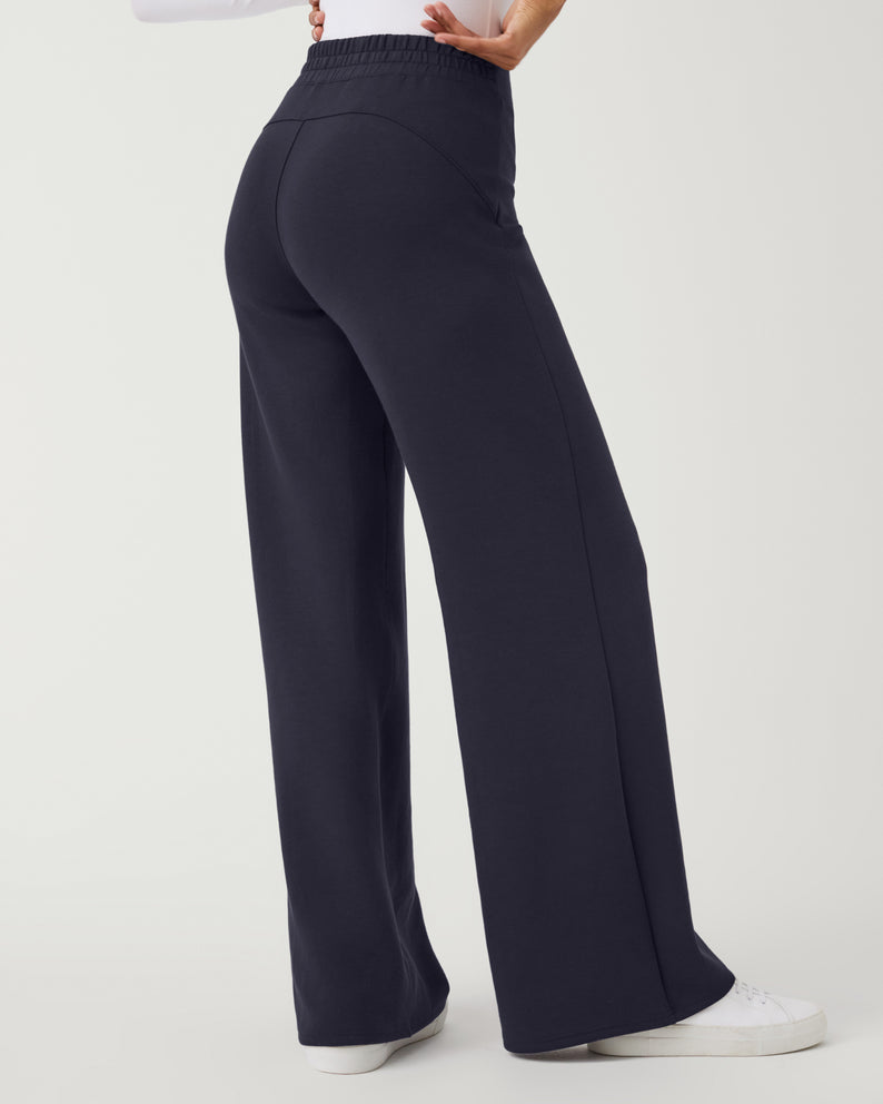 Air Essentials Wide Leg Pant Navy