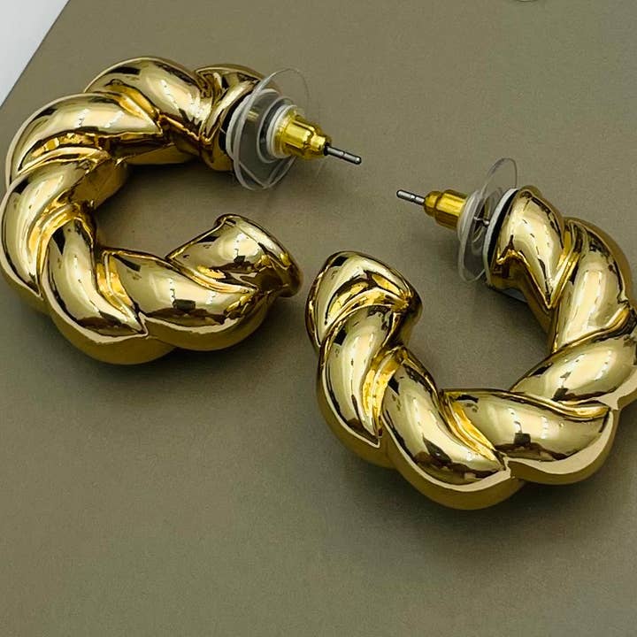 Golden Chunky Twist Hoop