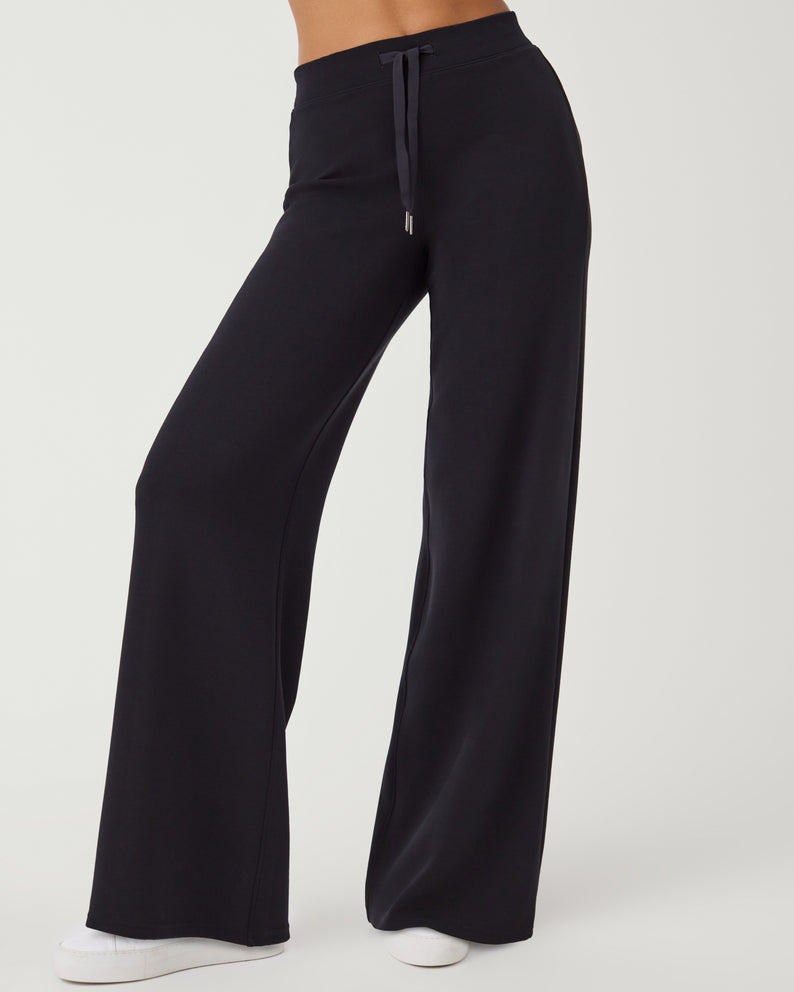 Air Essentials Wide Leg Pant Black