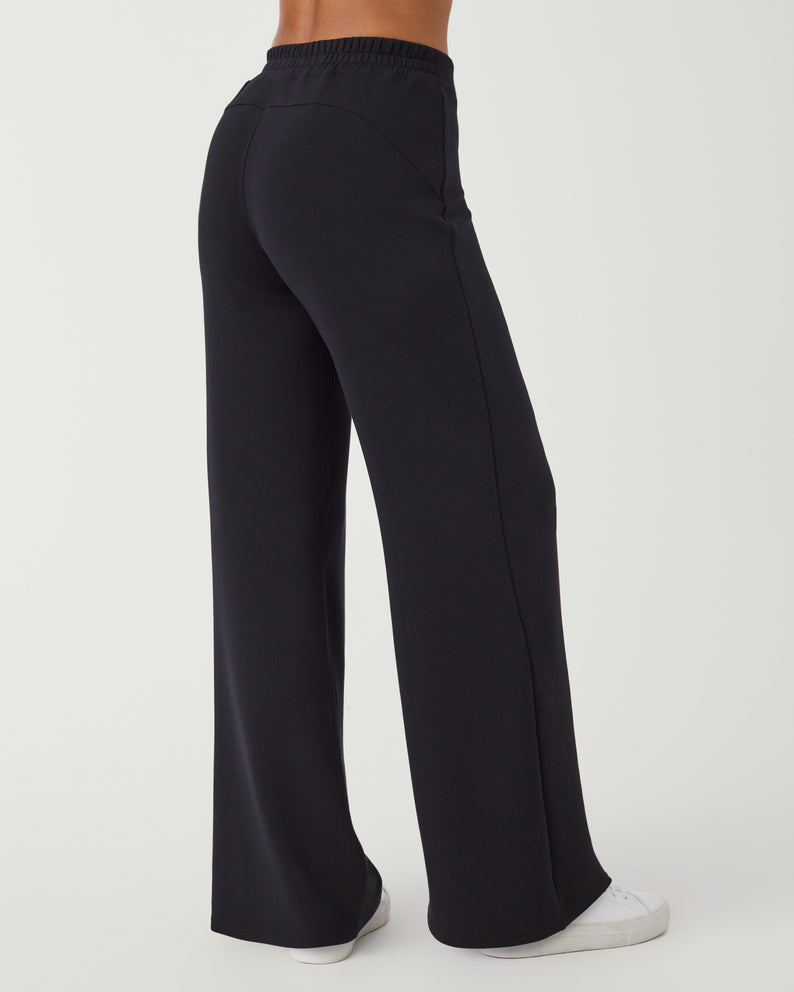 Air Essentials Wide Leg Pant Black